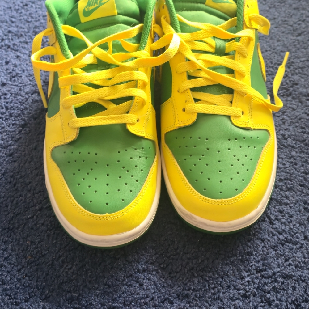Nike Green and Yellow Low-Top Sneakers - Picture 2 of 6